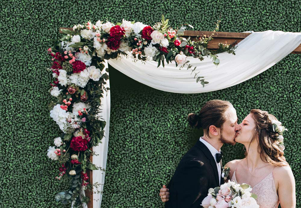 boxwood panel for wedding