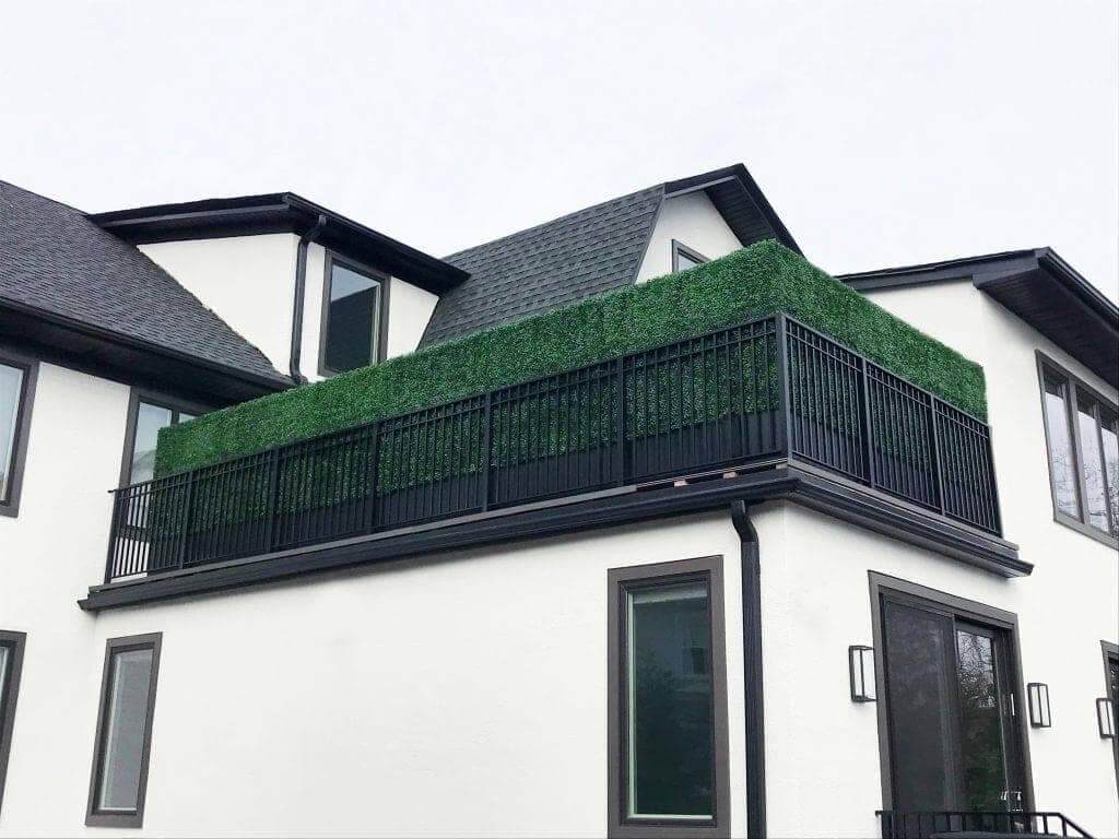 Artigwall artificial boxwood hedge wall on balcony