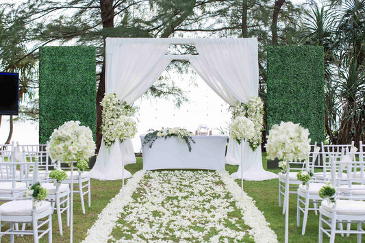 What Makes Boxwood Hedge Walls the Ultimate Greenery Wedding Decor?