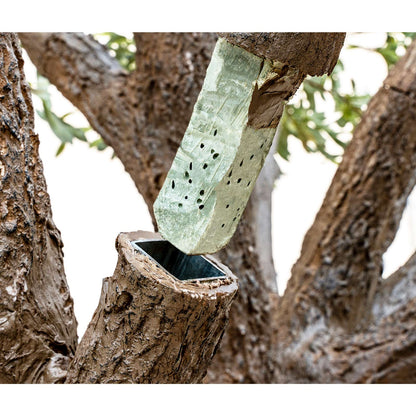 Steel_pipe_connector_joint_for_assembling_the_faux_olive_tree