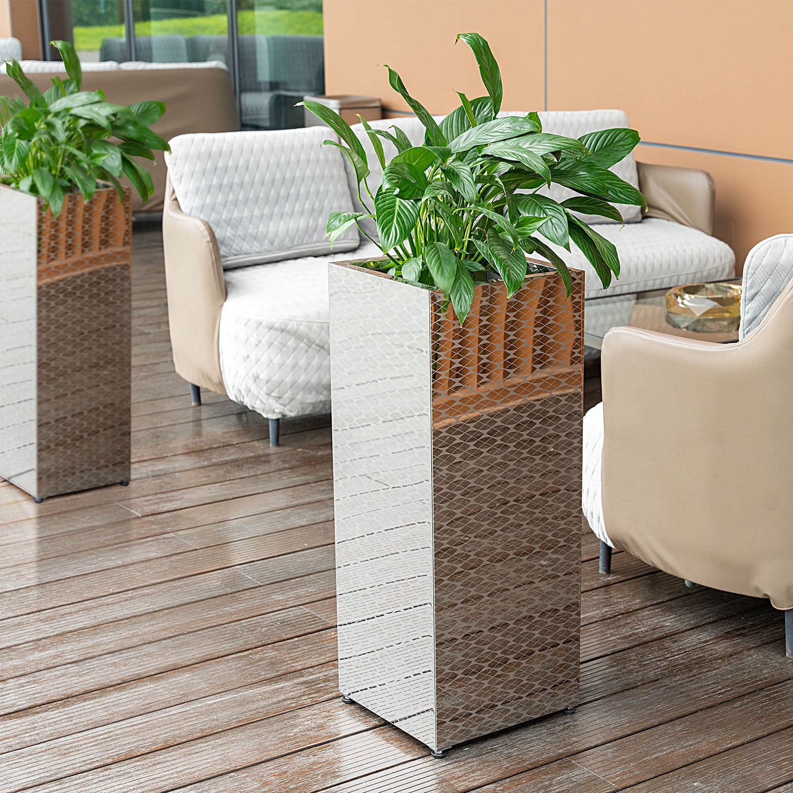 Tall_square_mirror_planter_by_artigwall_around_the_lounge_area