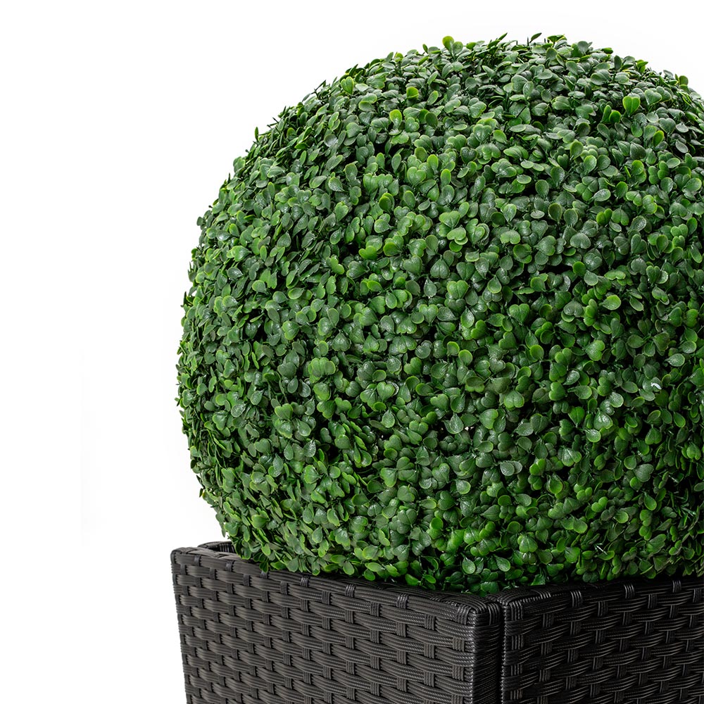 faux_boxwood_ball_detail1