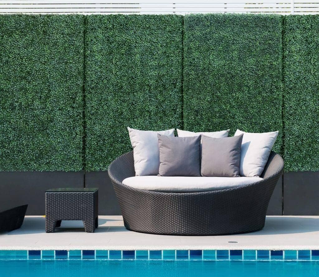 Artigwall's Artificial Hedge Wall Outdoor Ultra near swimming pool